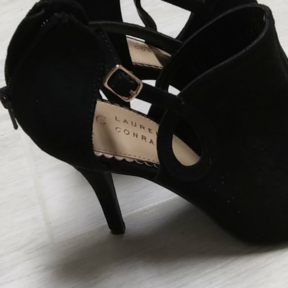 Shoes - Picture 4 of 5